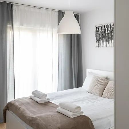 Rentplanet - Sierakowskiego Apartament
