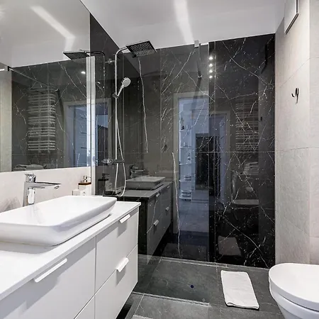 Rentplanet - Sierakowskiego Apartman Varsó